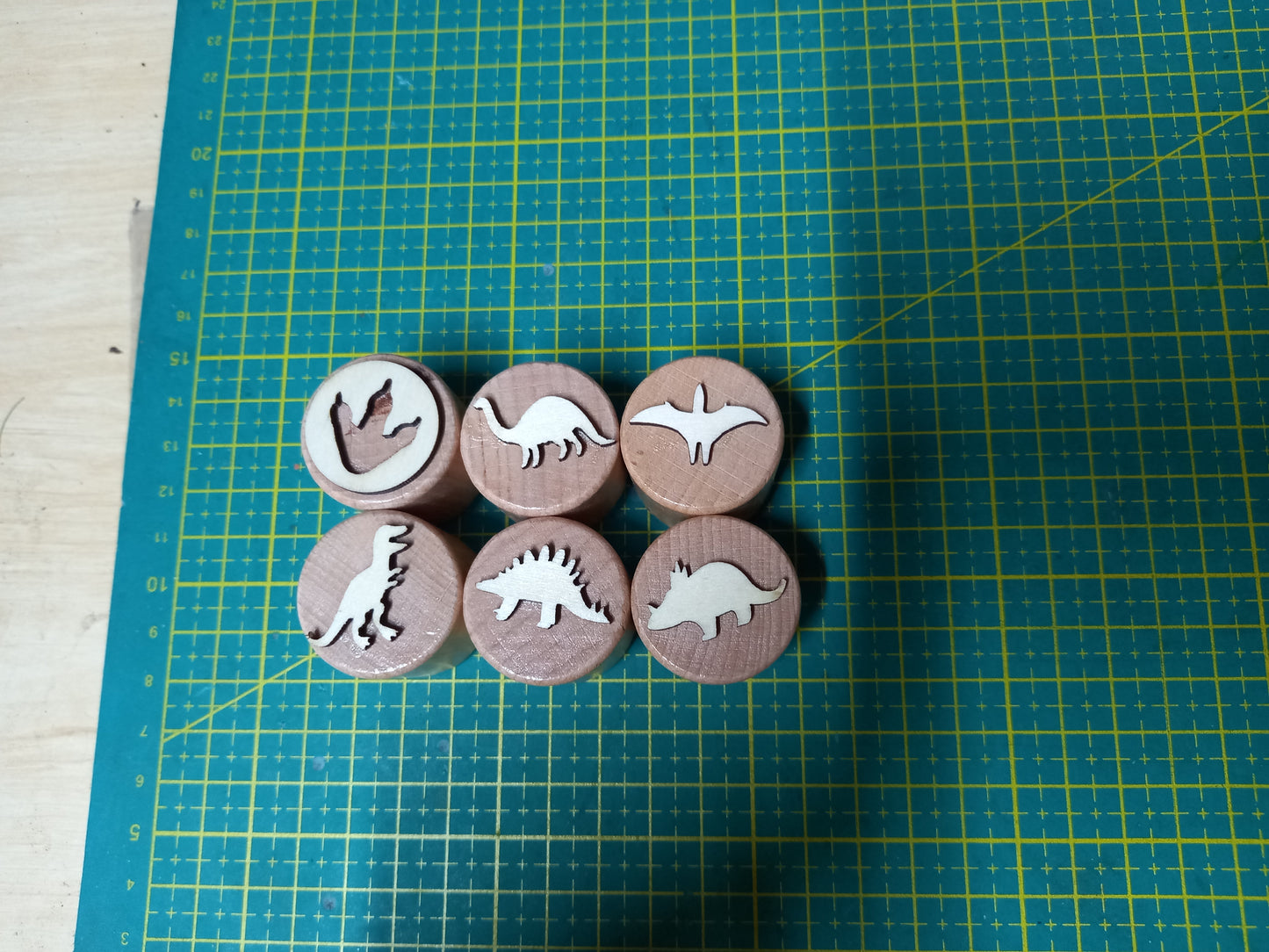 Montessori Kids Wooden Stamps Insects Bee Footprints Animals Butterfly lifecycle Set