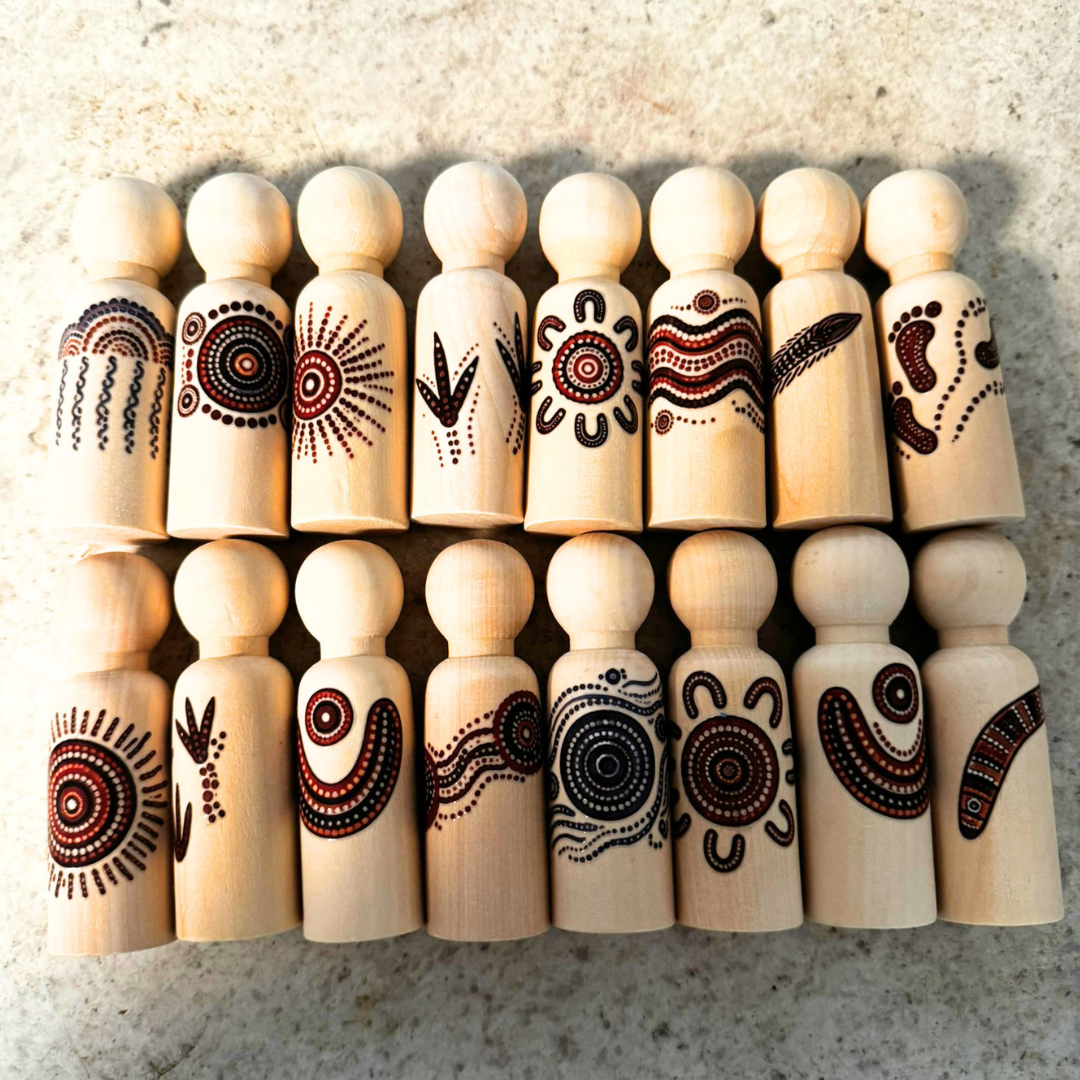 16 Aboriginal Inspired Symbol Art Wooden Peg Dolls with Meaning Cups | DIY Sticker Kit or Pre-Made | 90mm Natural Wooden Peg Dolls | Educational Toy - HAPPY GUMNUT