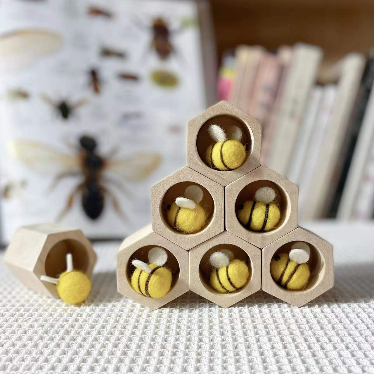 Natural Beehive Bee Catching Game - HAPPY GUMNUT