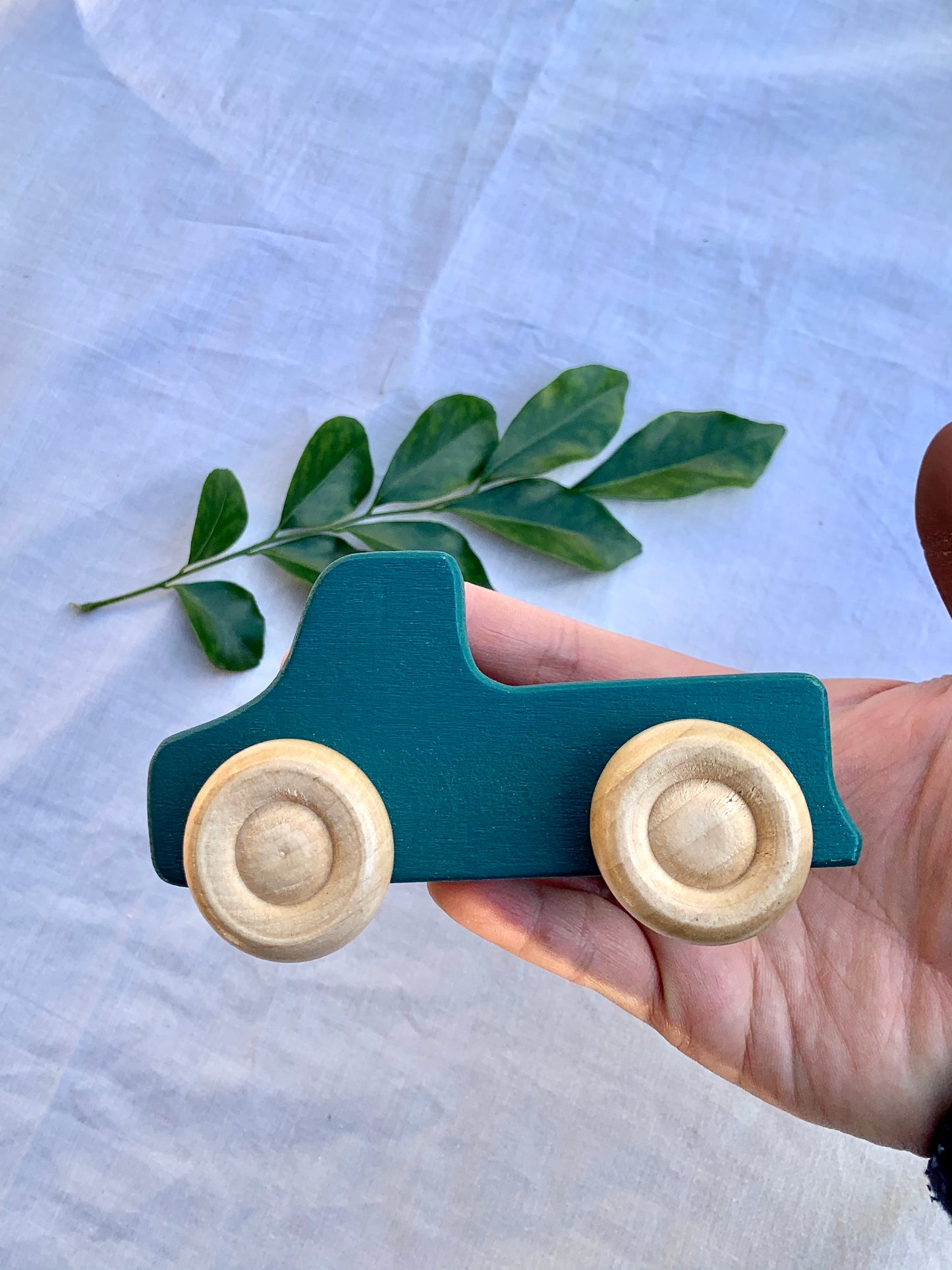 Wooden Rainbow Cars & Dolls Set - HAPPY GUMNUT