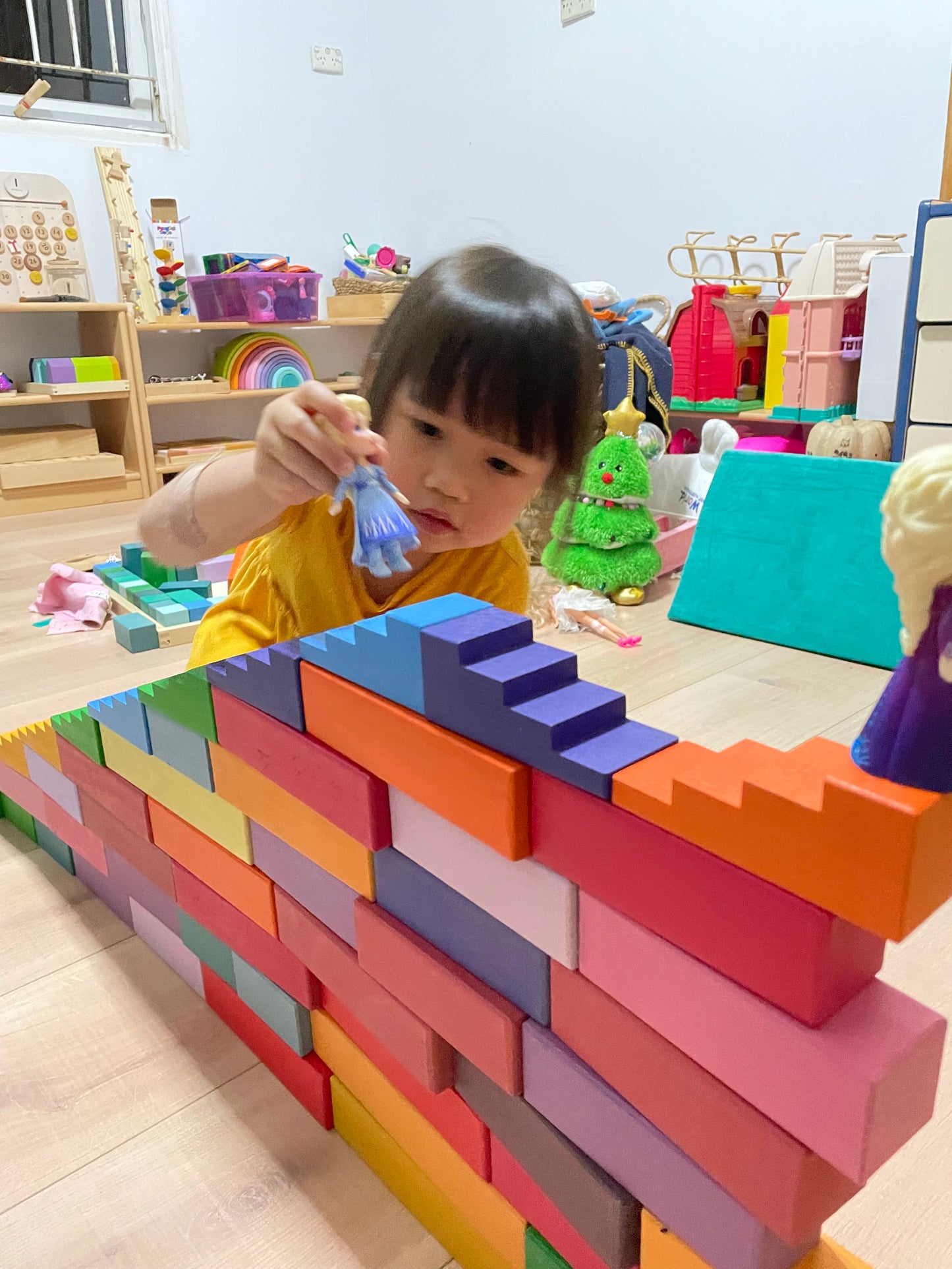 EOFY Stepped Roofs Rainbow ZigZag Stairs Building Blocks with Tray - HAPPY GUMNUT